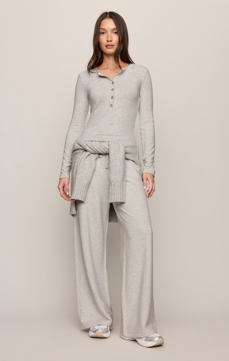 Tops In Flow Henley Top Feather Grey