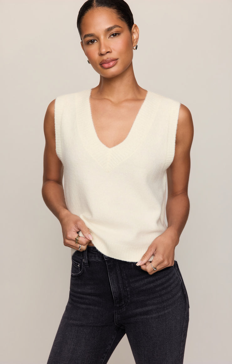 Sweaters Class Act Sweater Vest Sandstone