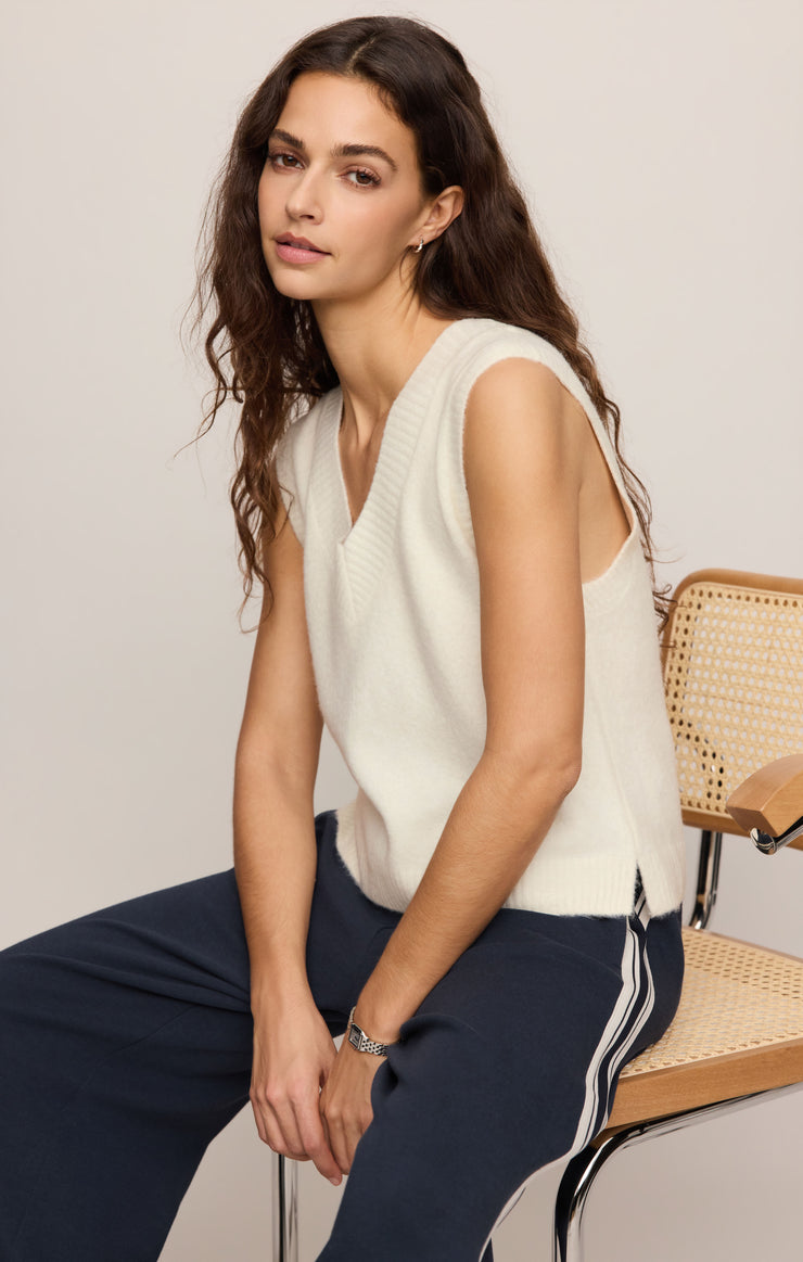 Sweaters Class Act Sweater Vest Sandstone