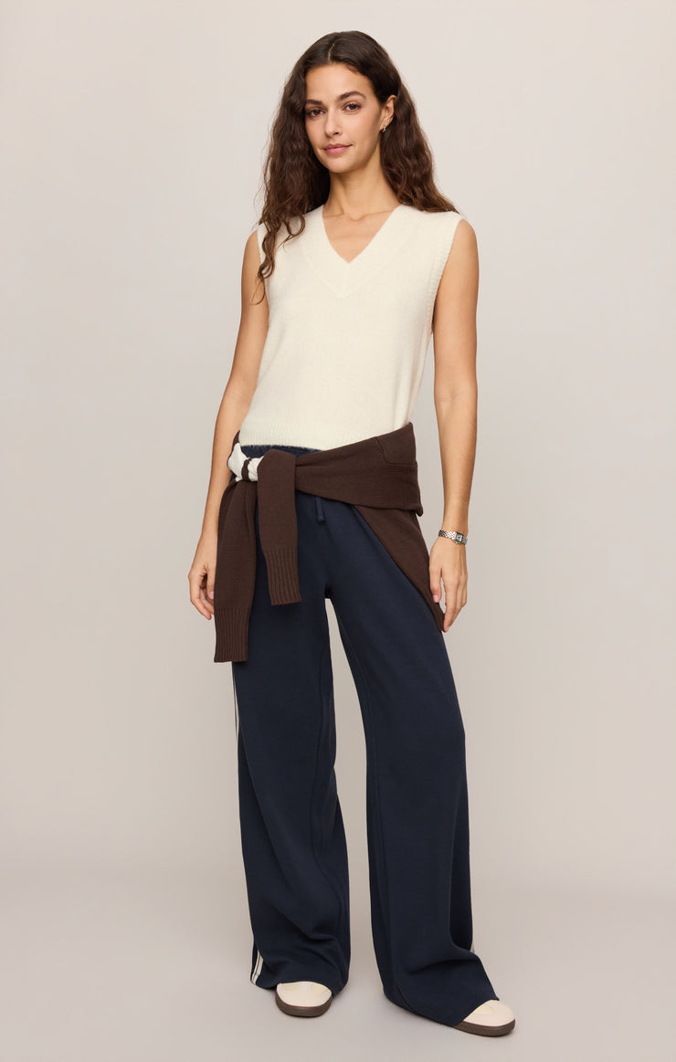 Sweaters Class Act Sweater Vest Sandstone